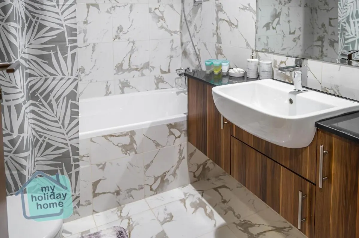 Brand New 1Br Fully Furnished Apartment Ras al-Khaimah 0*,